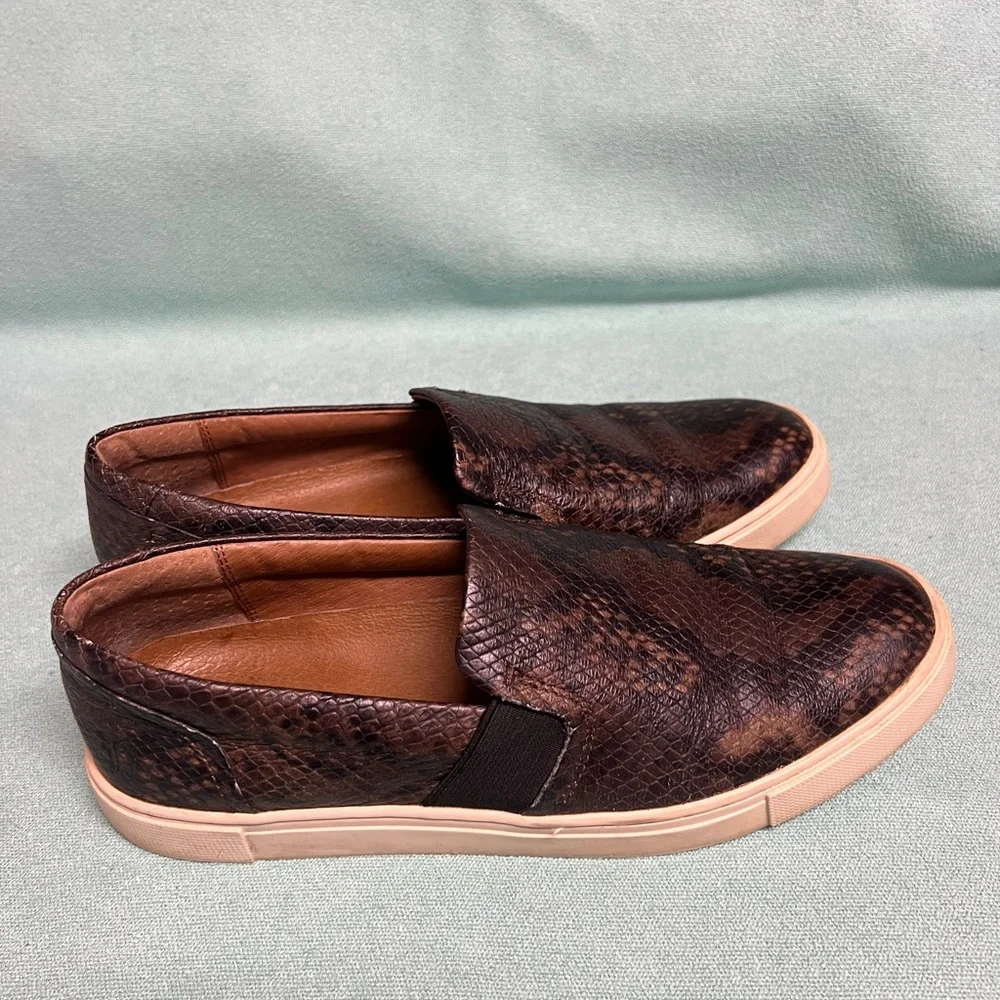 Frye Ivy Brown Snake Print leather Slip-On sneaker soles loafer - Picture 6 of 10